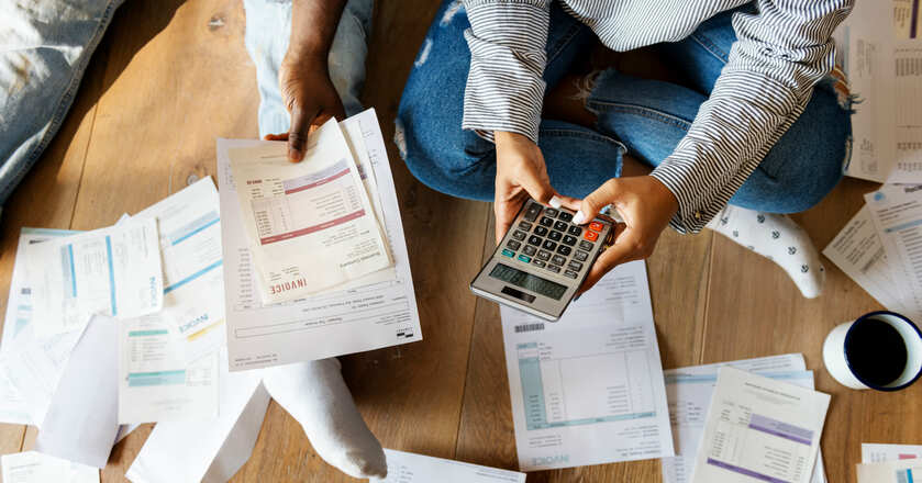 dívida caduca pessoas calculando dividas