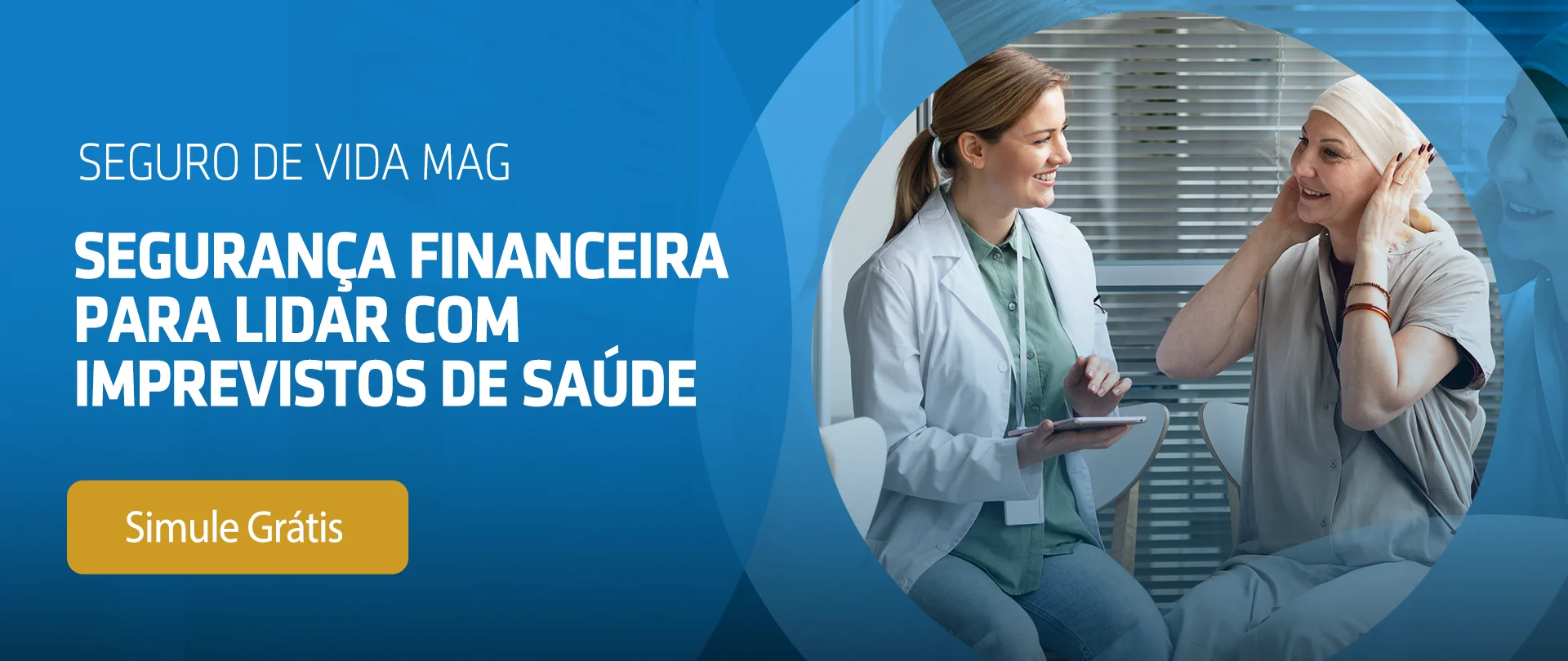 Mulher conversando com médica sobre seguro de saúde
